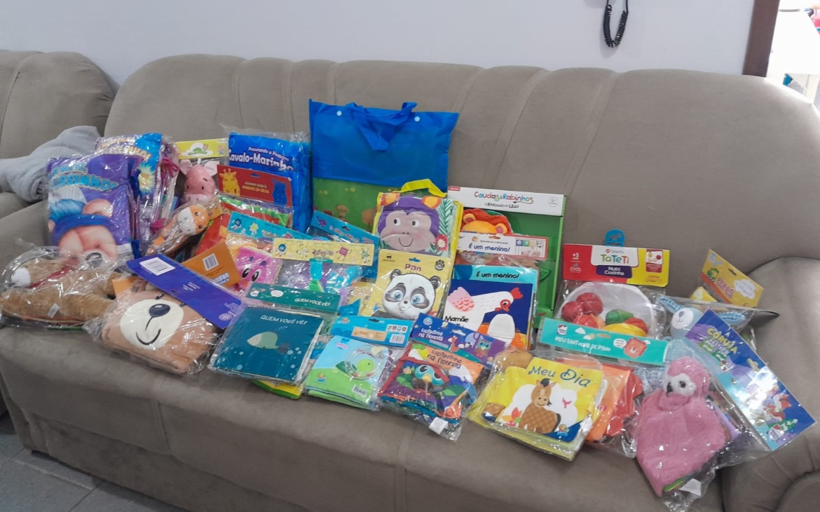 Entrega de livros para Escolas e CMEI’s