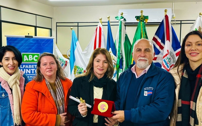 Cerimônia de entrega do Selo Ouro de Educação